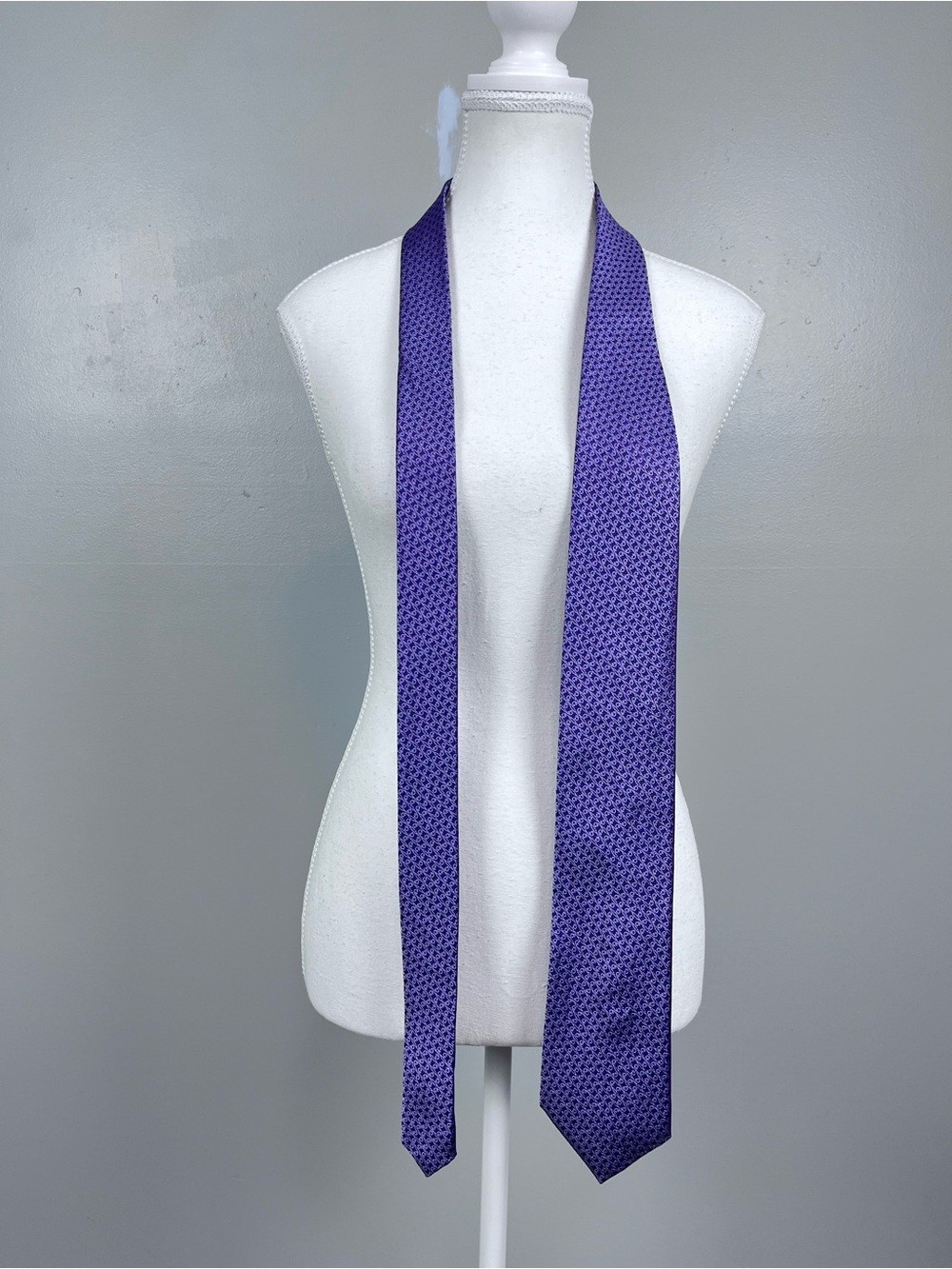 Jos A Bank Reserve Men's 100% Silk Purple Geometric Pattern Long Tie One Size - Picture 4 of 9